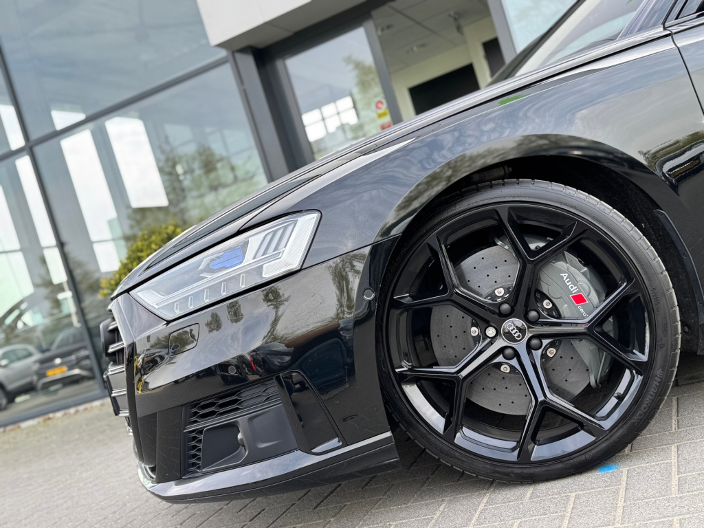Audi S8