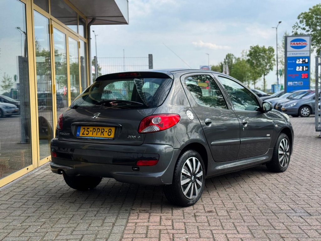Peugeot 206