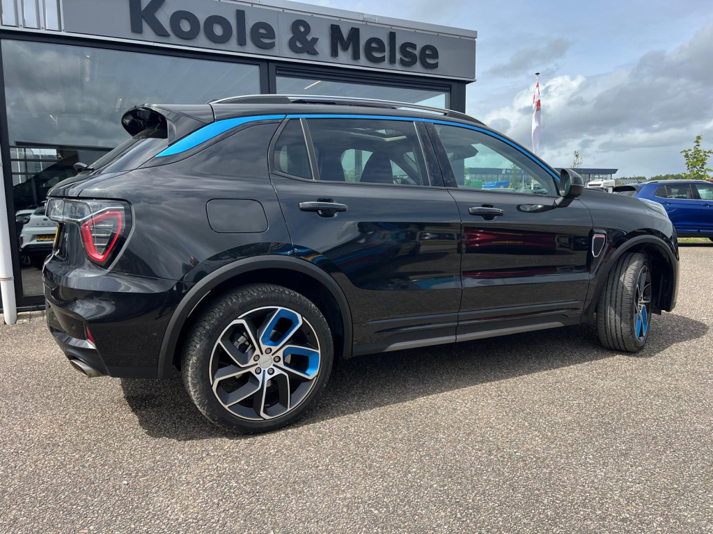 Lynk & Co 01