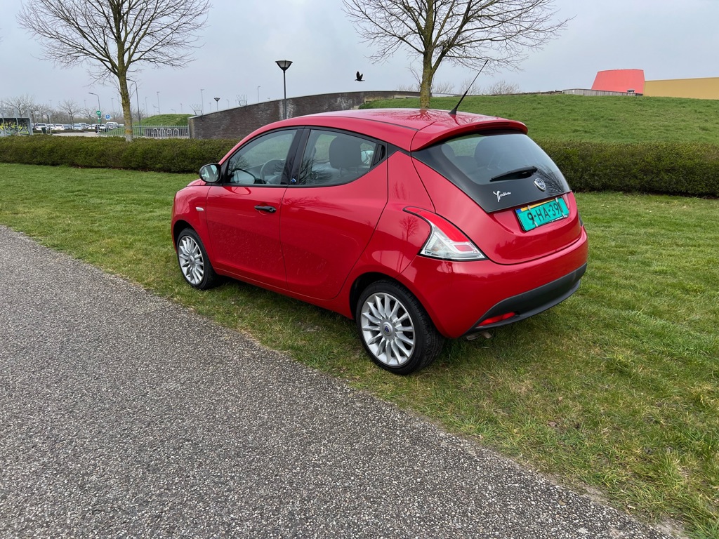 Lancia Y(psilon)