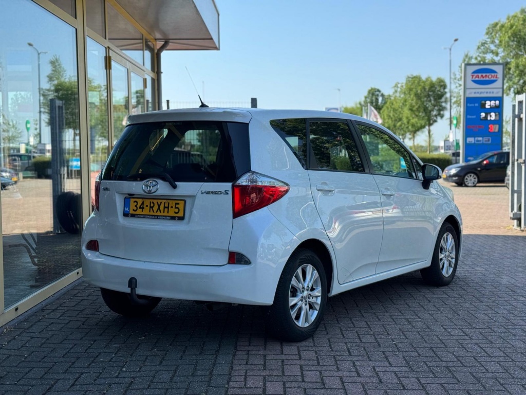 Toyota Verso-s