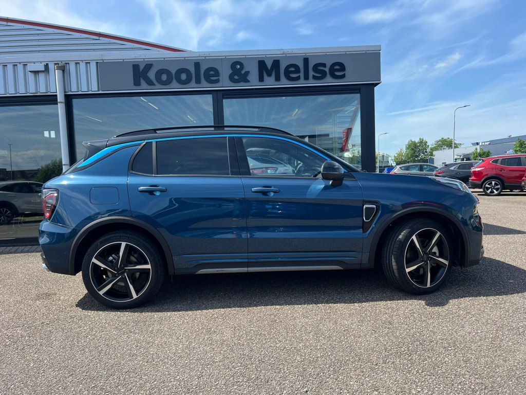Lynk & Co 01