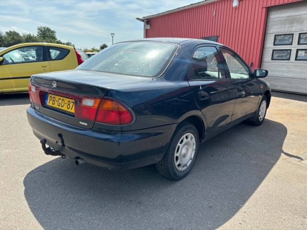 Mazda 323