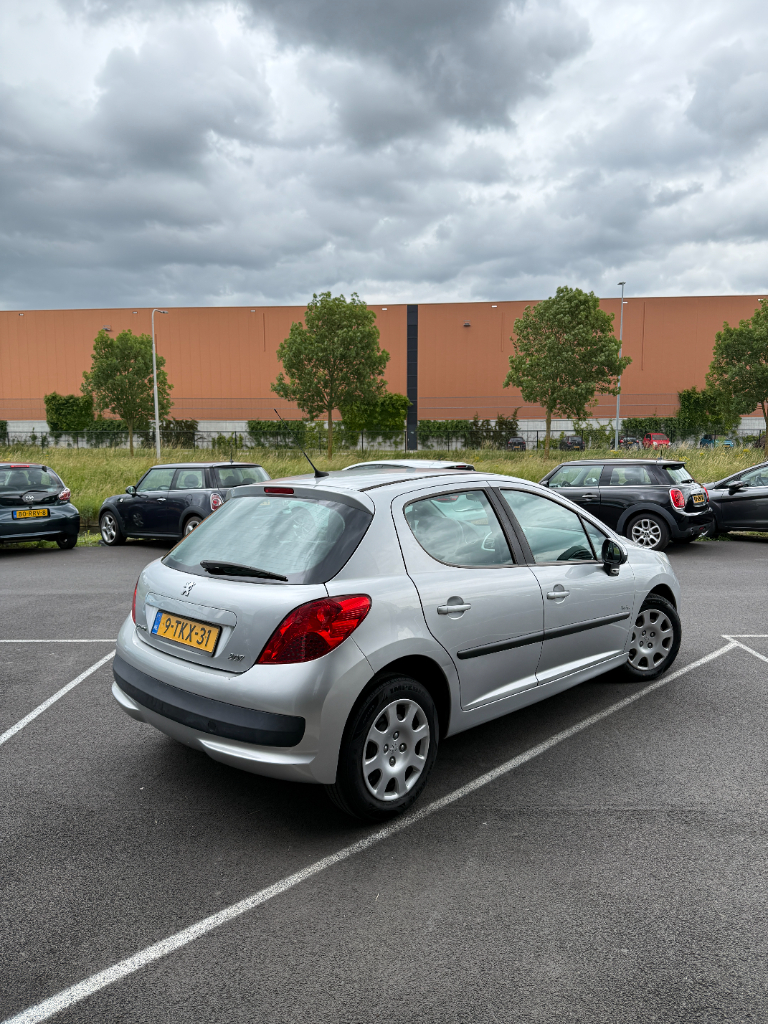 Peugeot 207