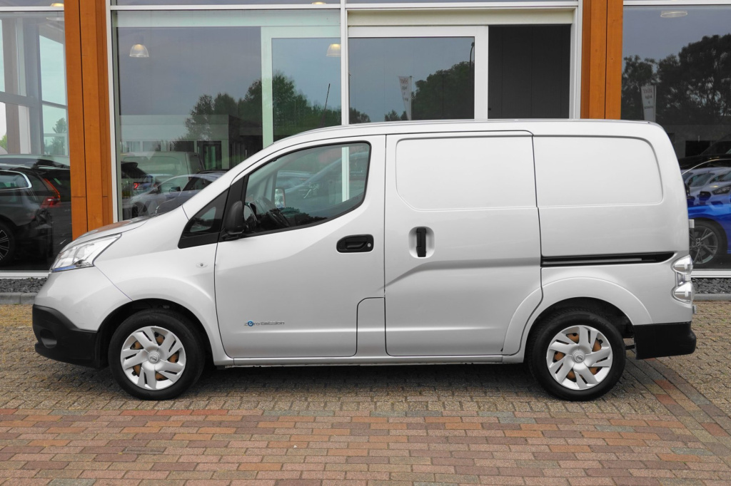 Nissan E-nv200