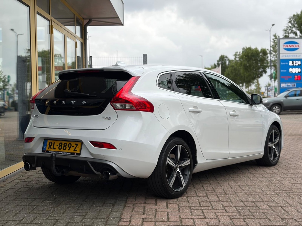 Volvo V40