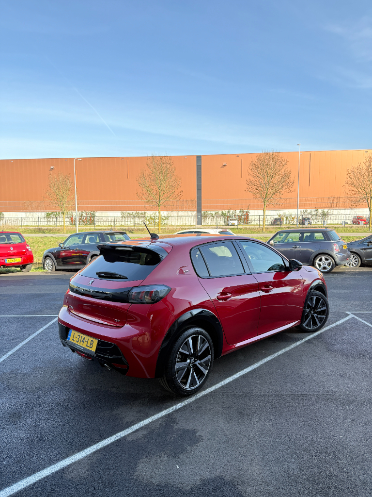 Peugeot 208