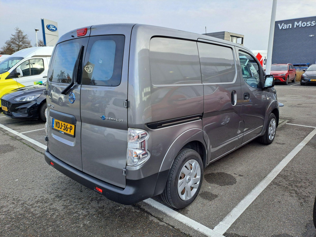 Nissan E-nv200