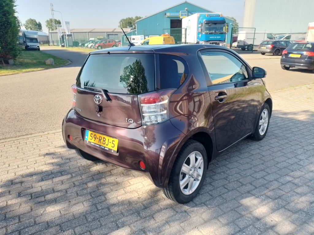 Toyota Iq