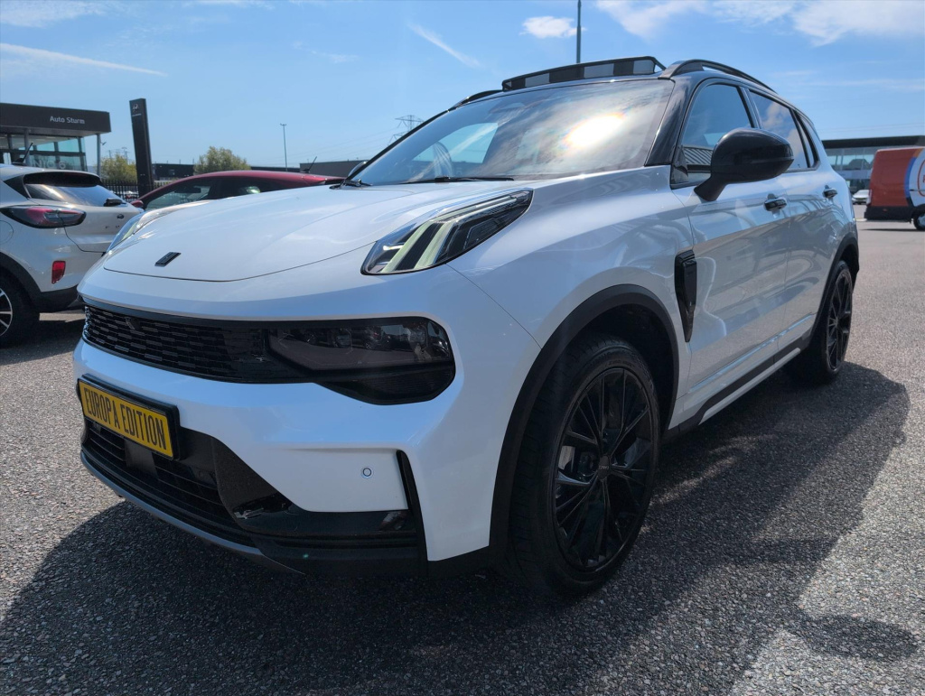 Lynk & Co 01