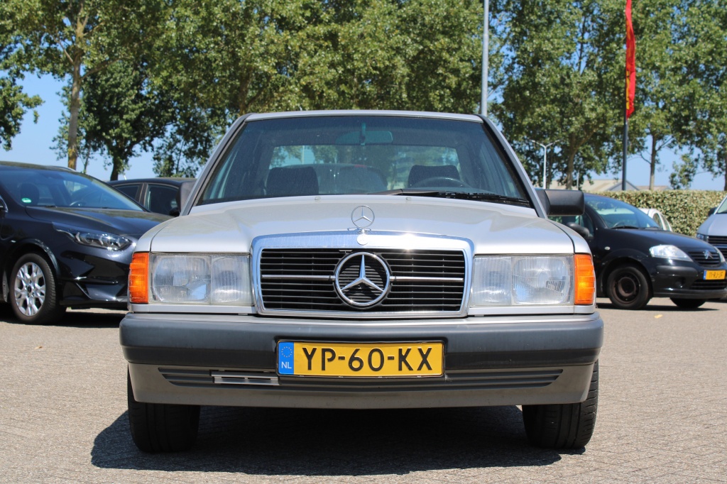 Mercedes-Benz 190