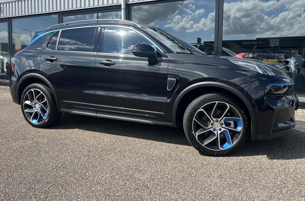 Lynk & Co 01