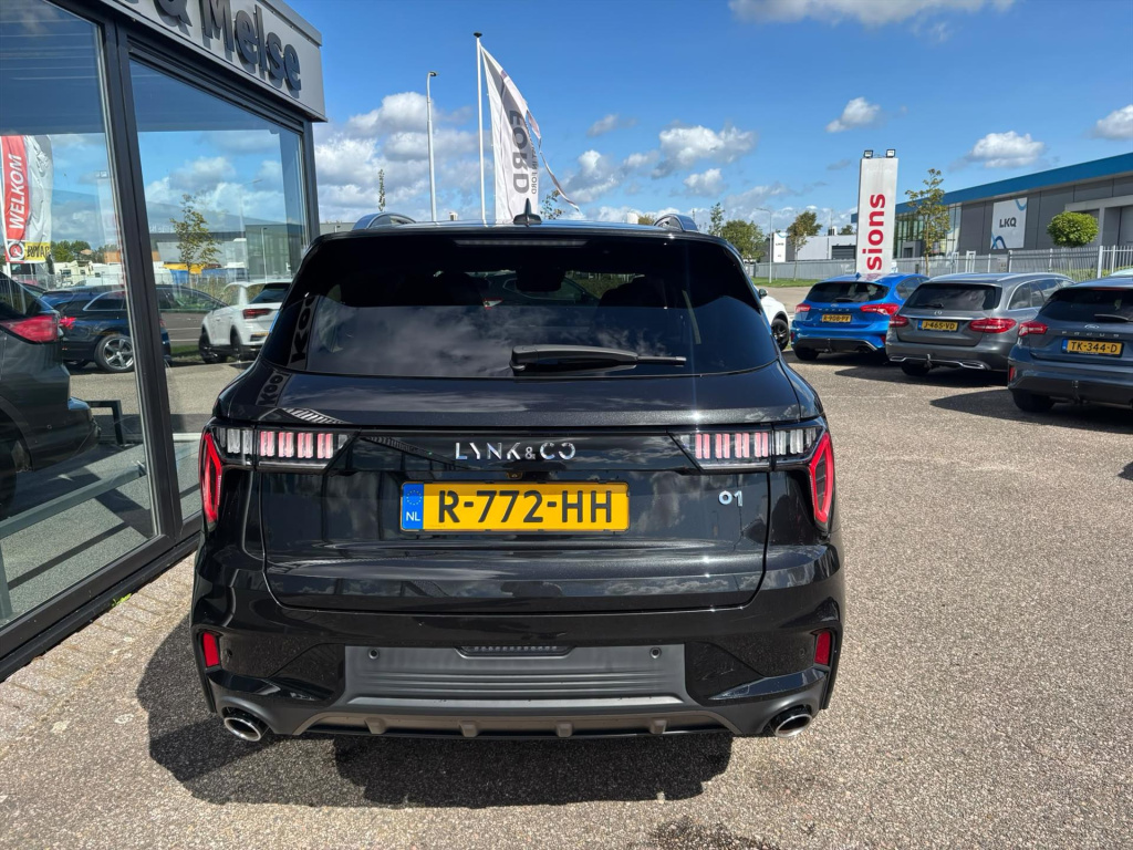 Lynk & Co 01