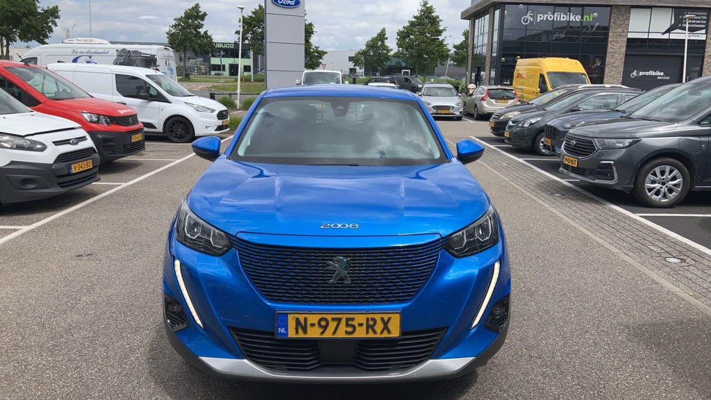 Peugeot E-2008