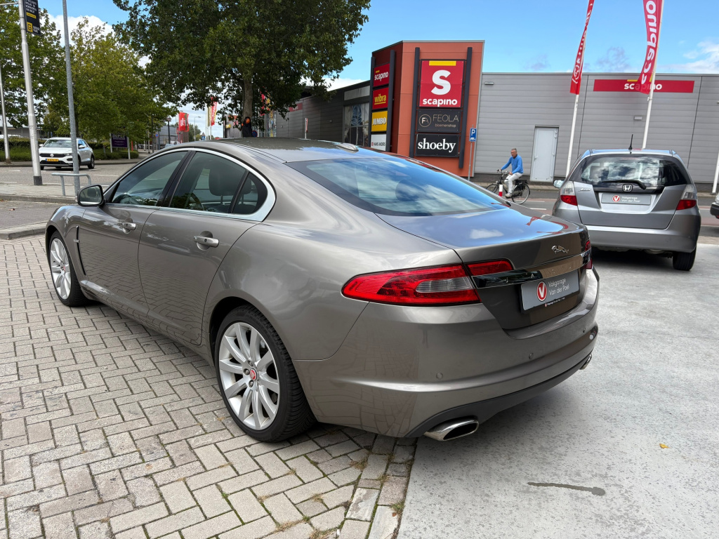 Jaguar XF