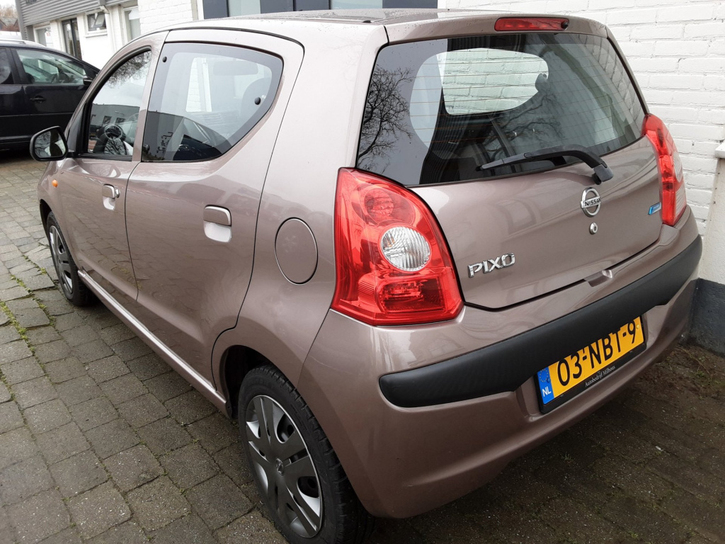 Nissan Pixo