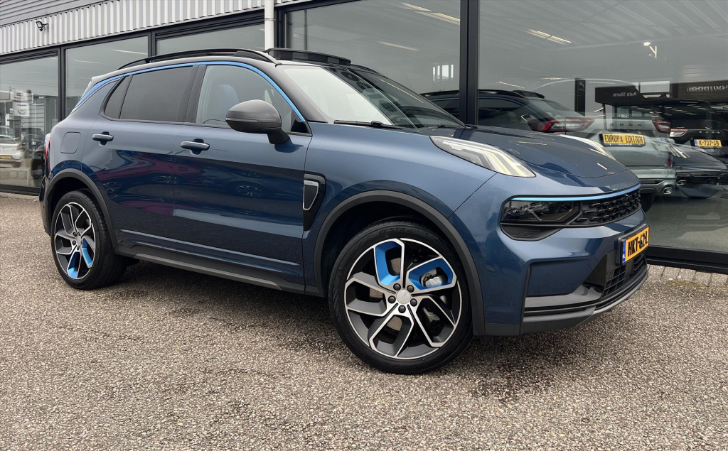 Lynk & Co 01