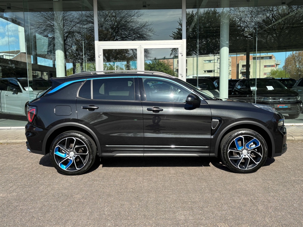 Lynk & Co 01