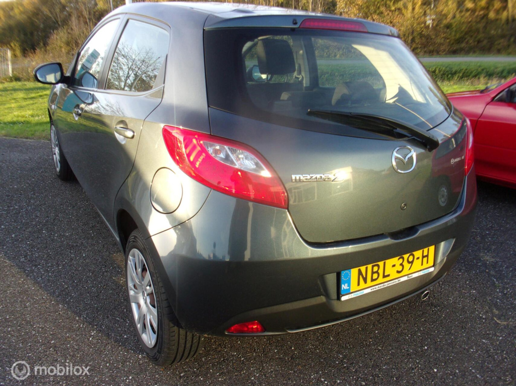 Mazda 2