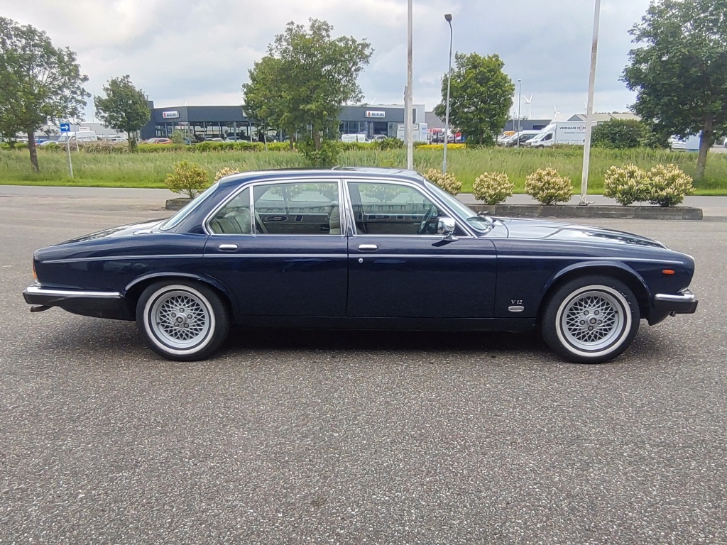 Jaguar Xj