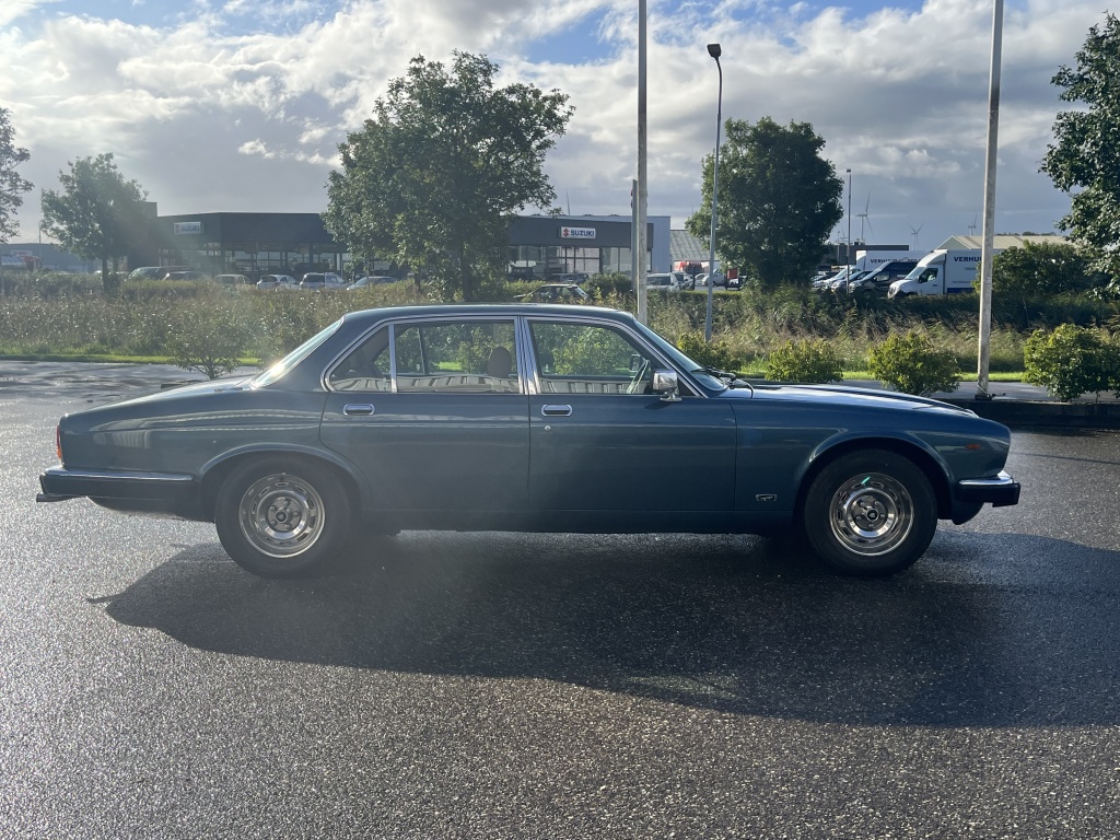 Jaguar Xj