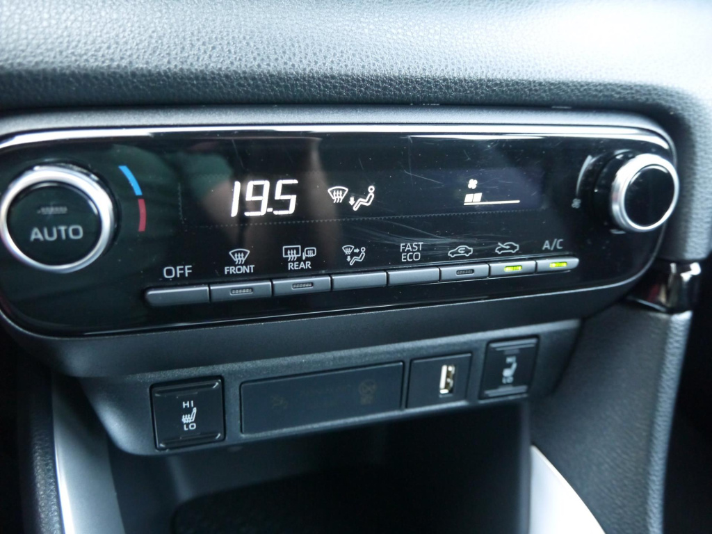 Mazda 2 Hybrid