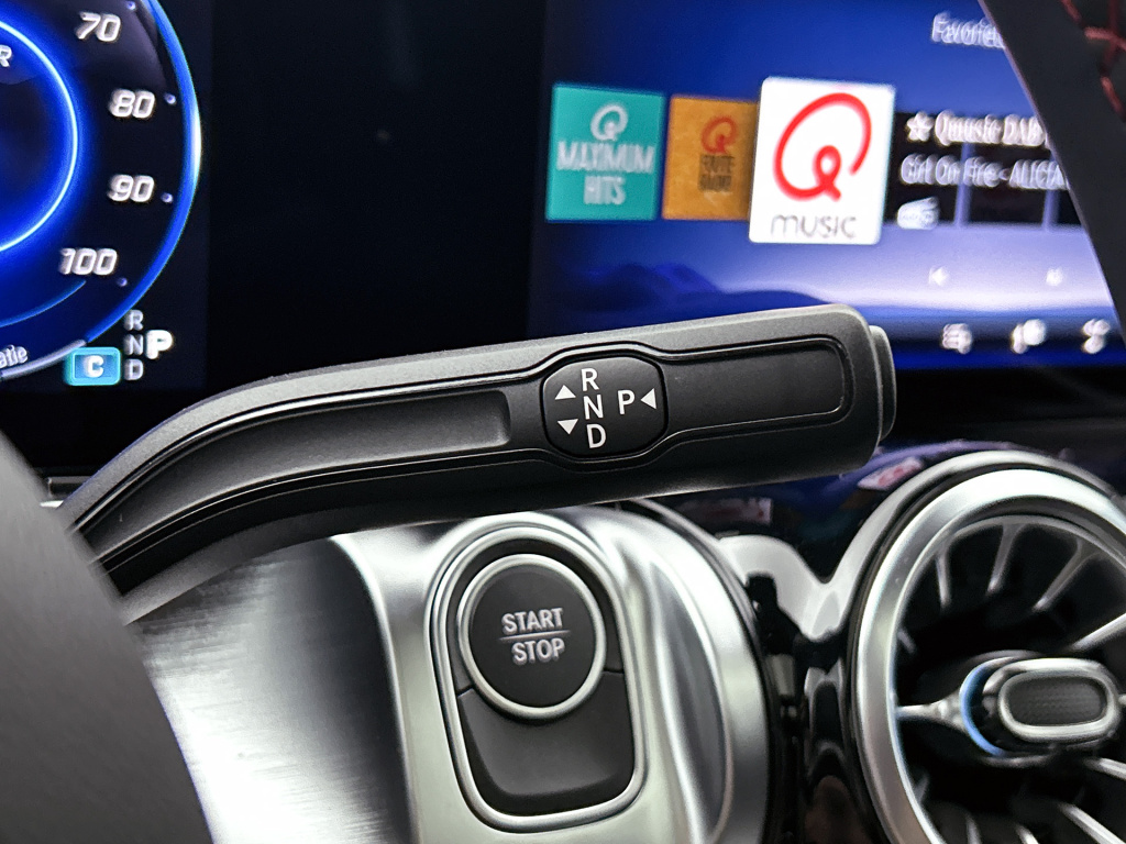 Mercedes-Benz Eqb