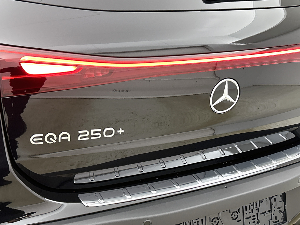 Mercedes-Benz Eqa