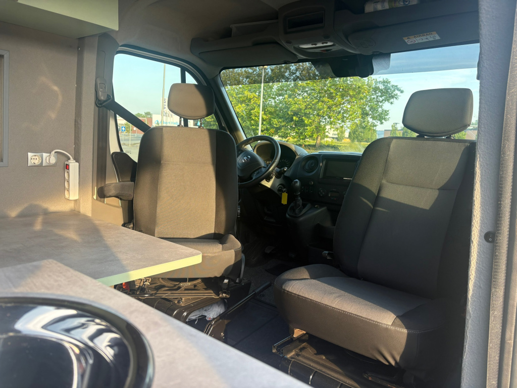 Nissan Nv400