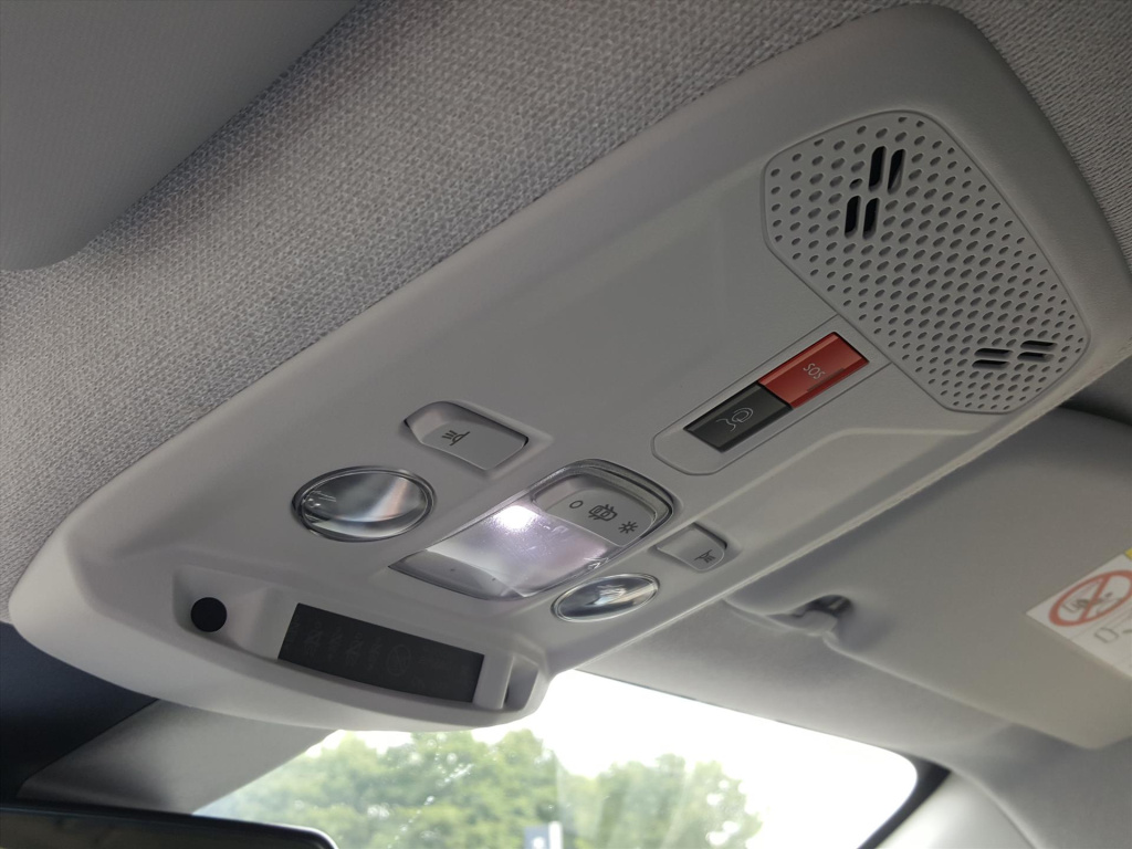 Citroen Ë-c4