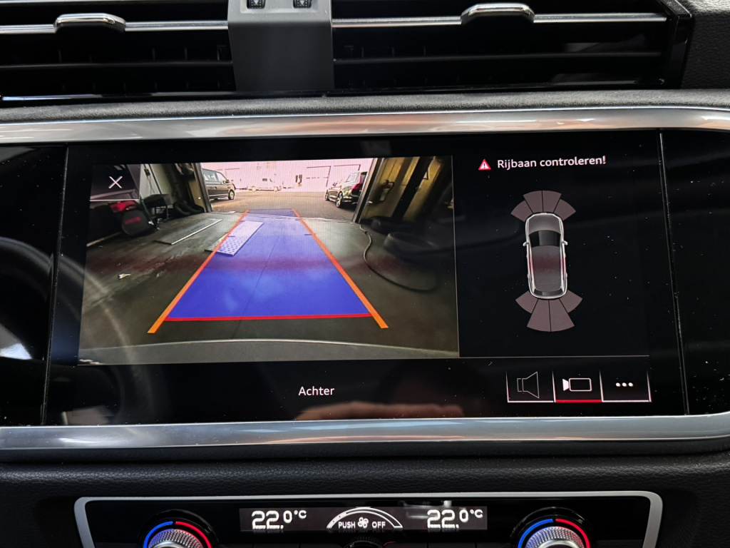 Audi Rsq3