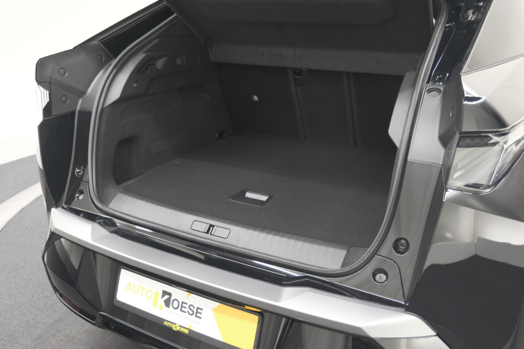 Peugeot E-3008