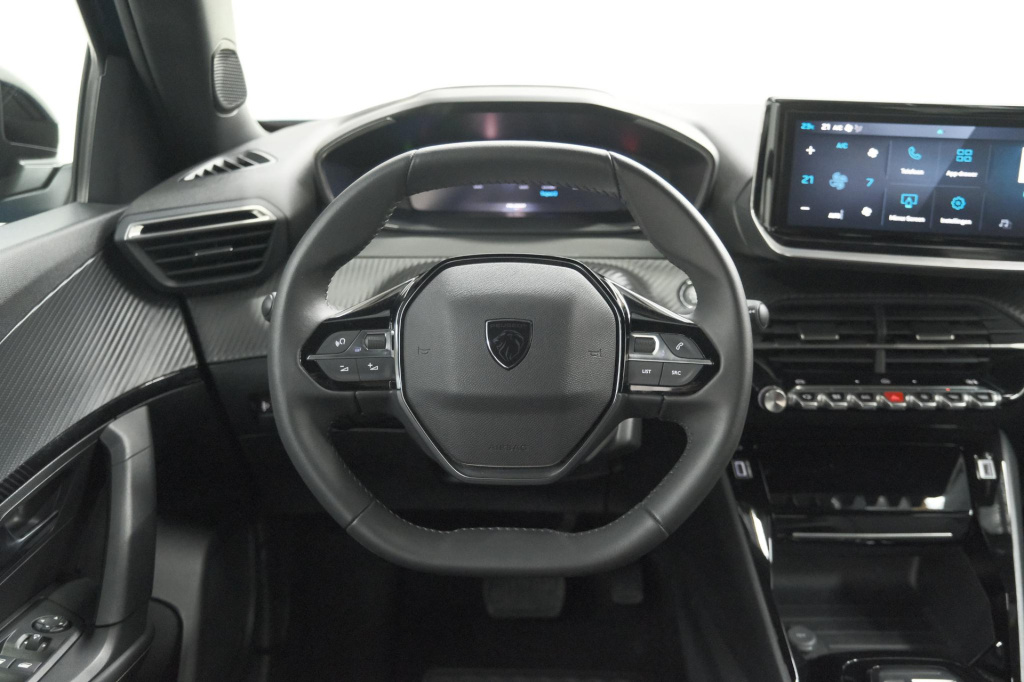 Peugeot E-2008