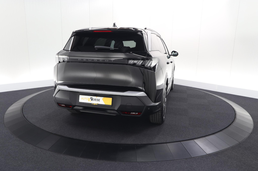 Peugeot E-5008