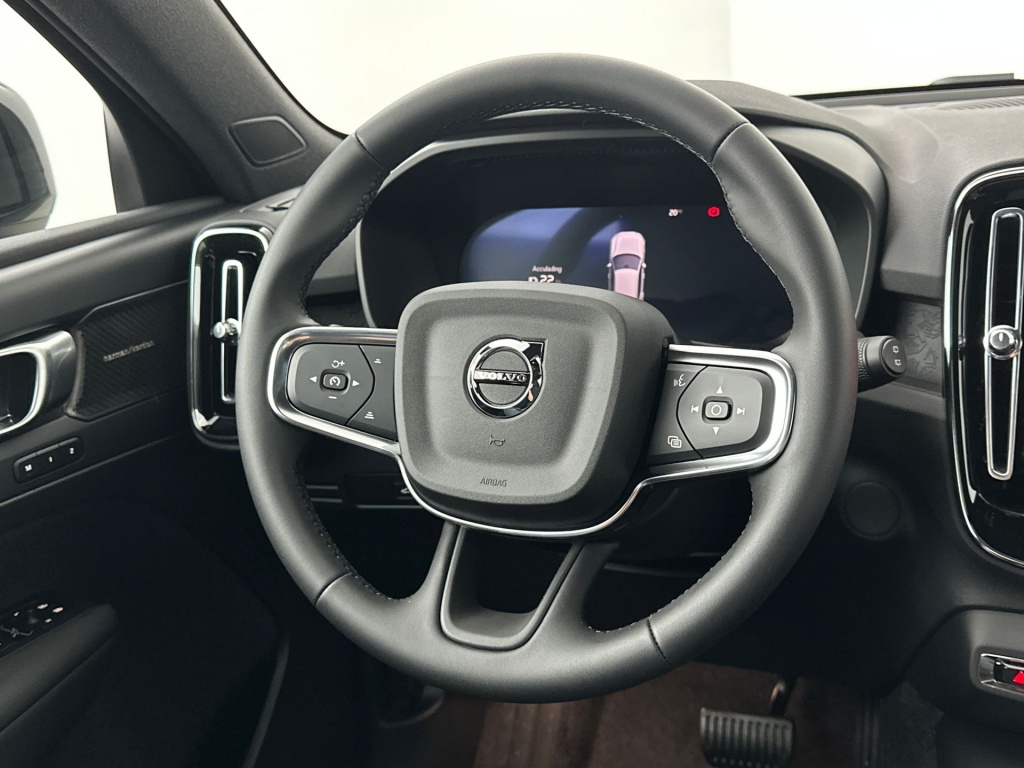 Volvo Ex40