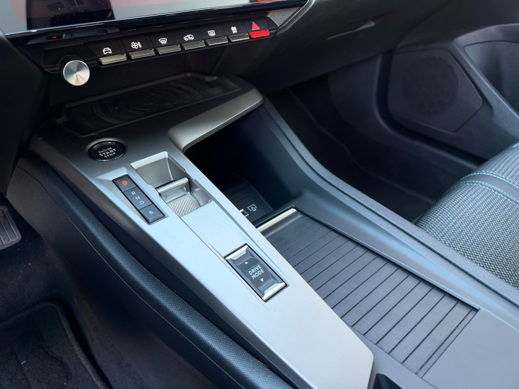 Peugeot E-308