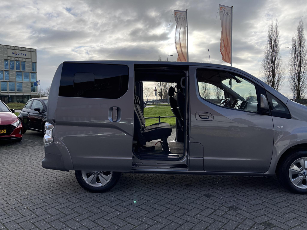 Nissan E-nv200