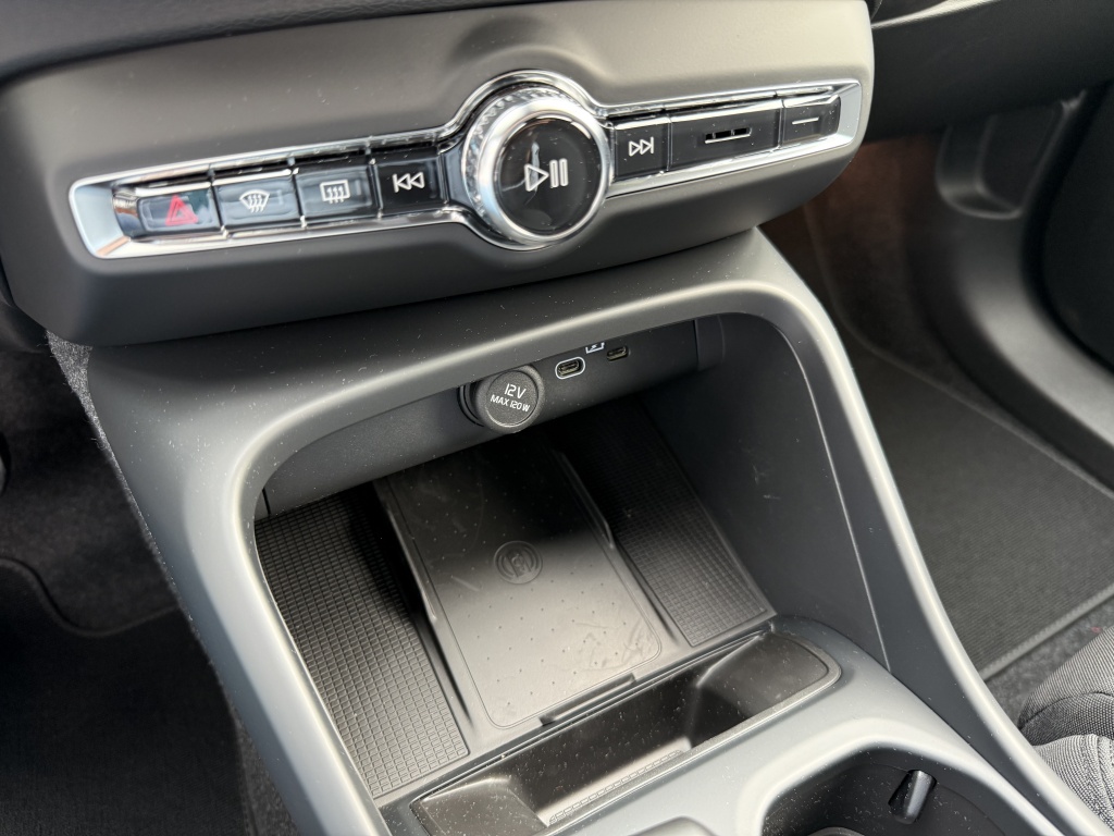 Volvo Ex40