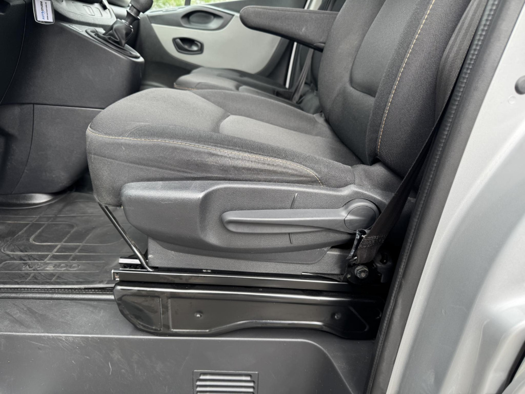 Nissan Nv300