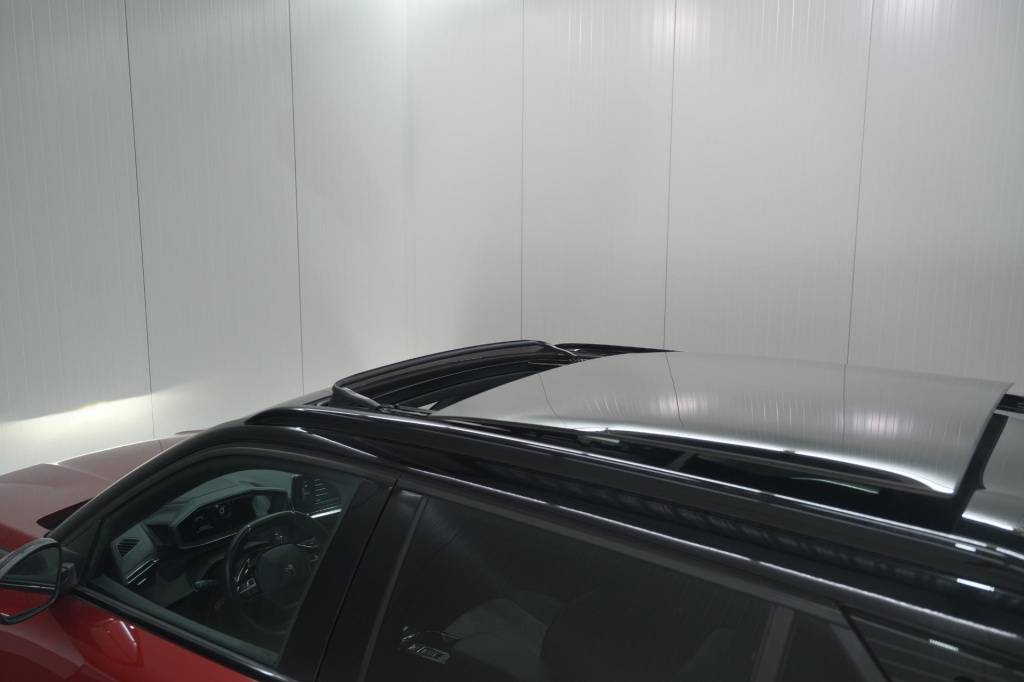Peugeot E-2008