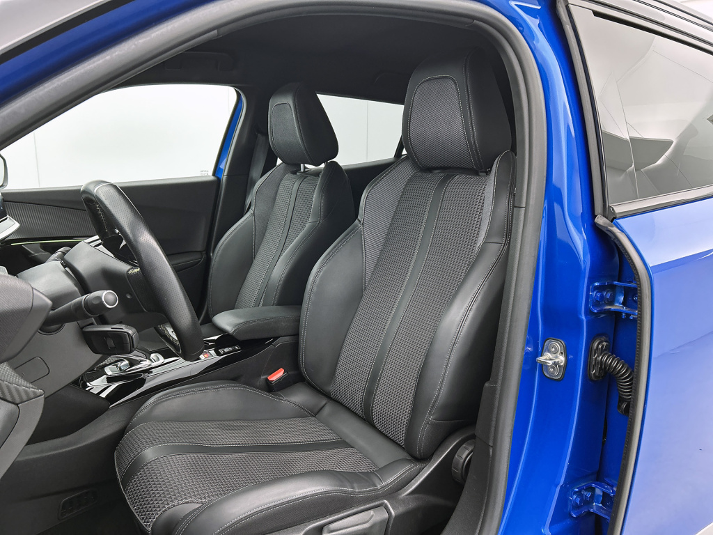 Peugeot E-2008