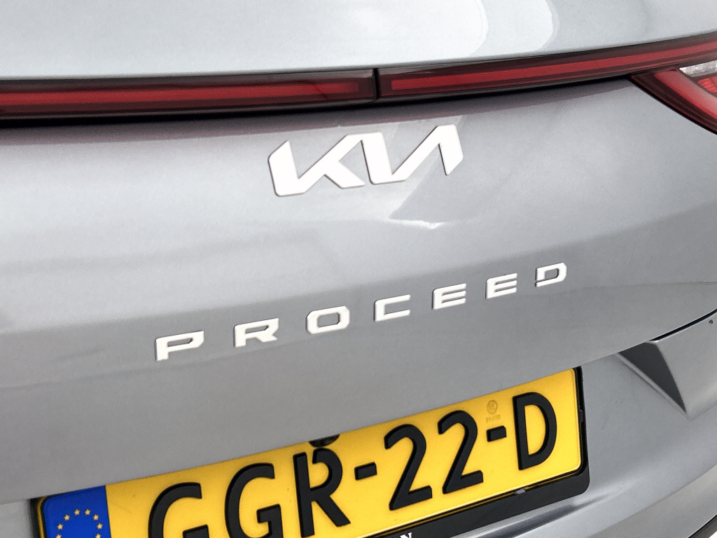 Kia Proceed