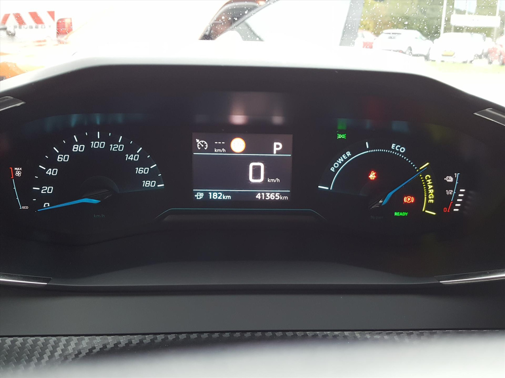 Peugeot E-2008