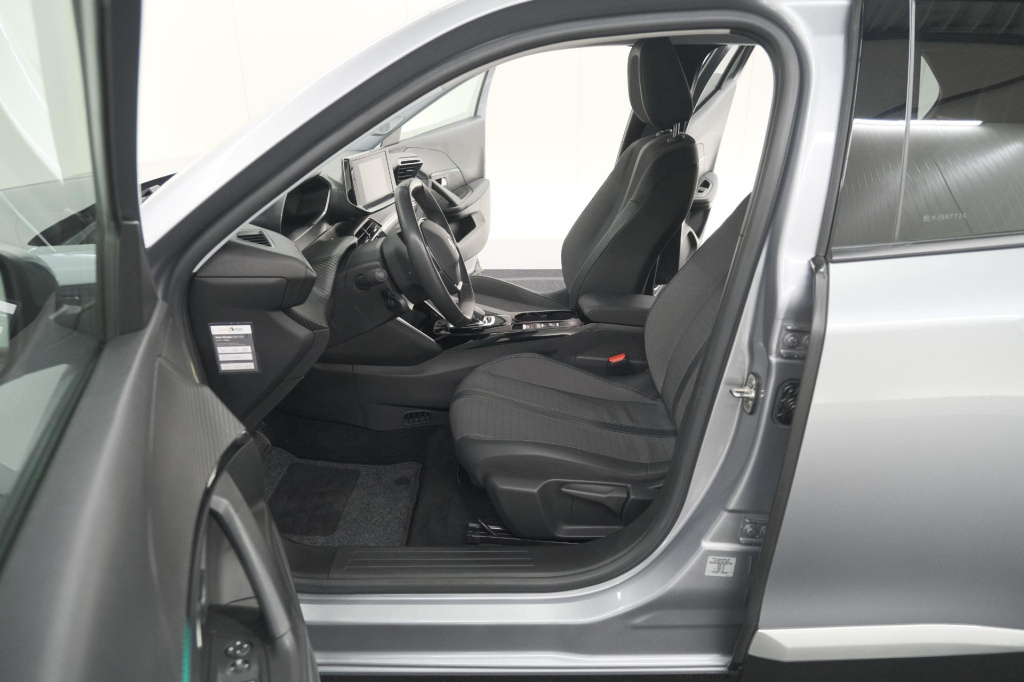 Peugeot E-2008