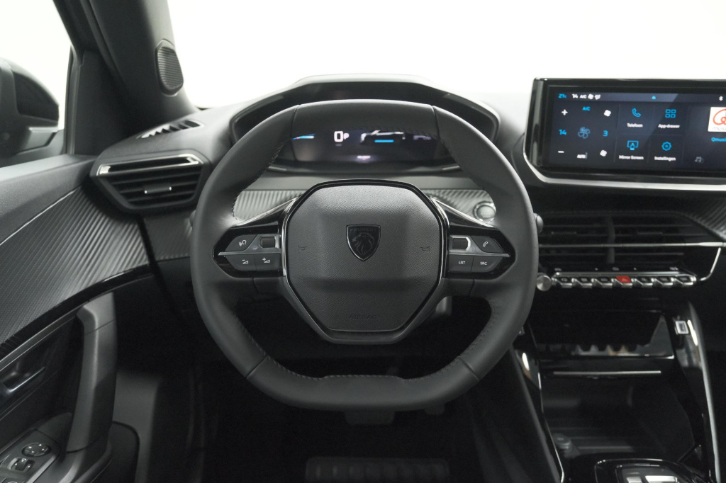 Peugeot E-2008