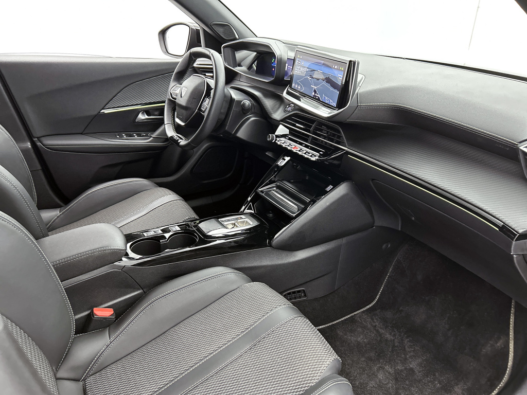 Peugeot E-2008
