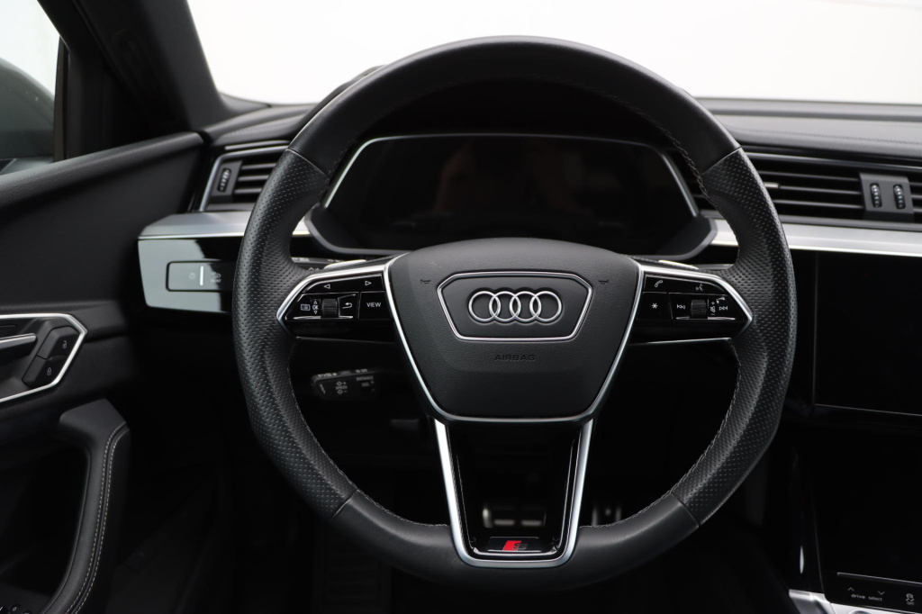 Audi Q8 E-tron