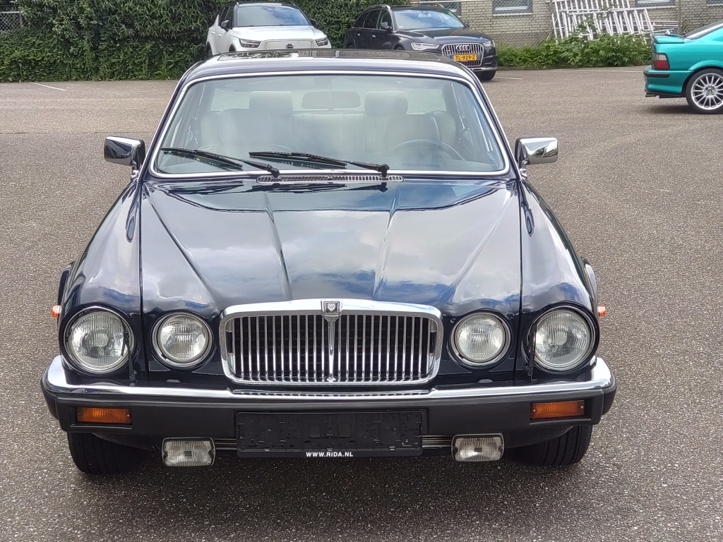 Jaguar Xj