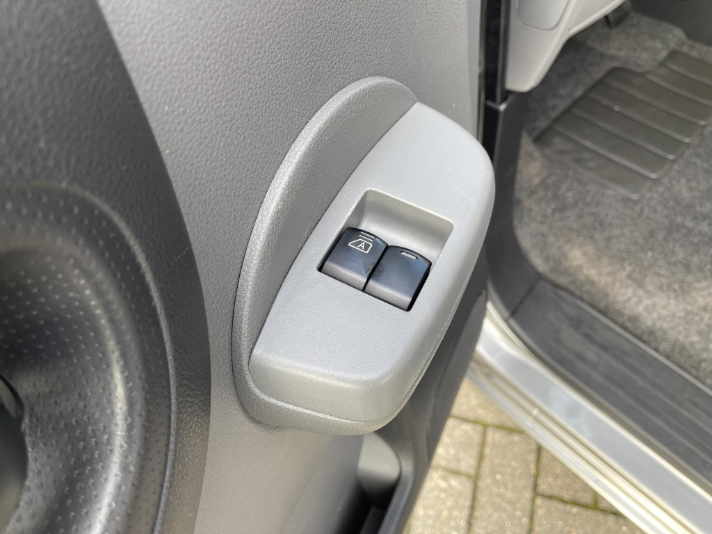Nissan E-nv200