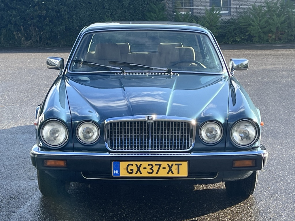 Jaguar Xj